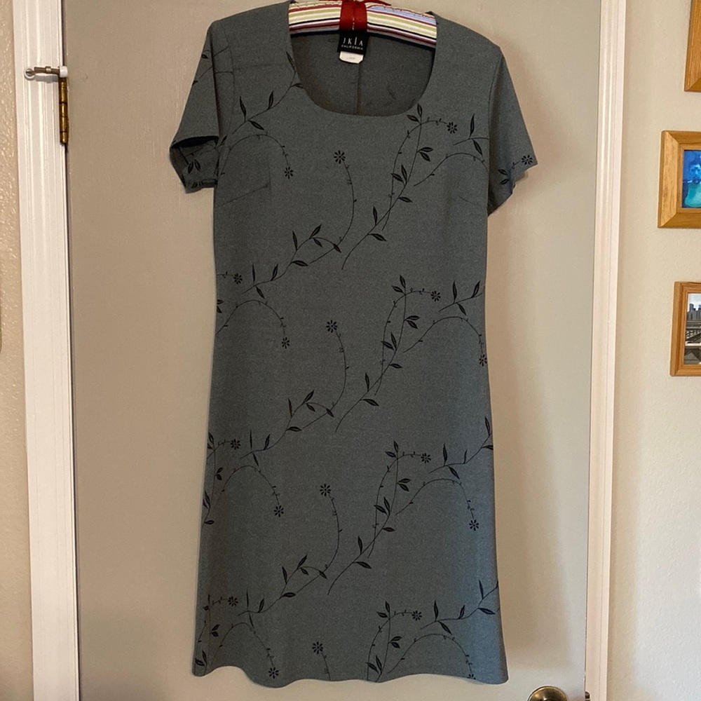 Pretty Grey Subtle Floral Pattern Dress